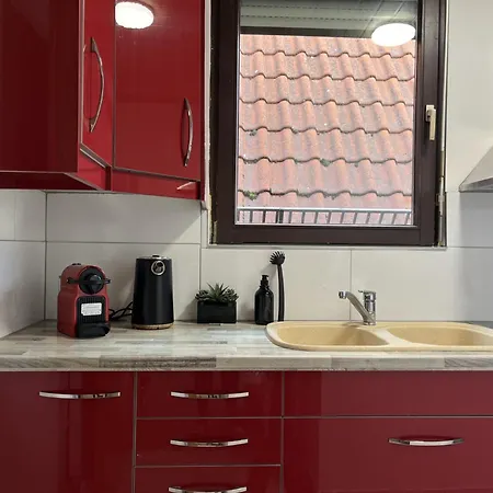 Ruby Rose - Business & Family フィルダーシュタット