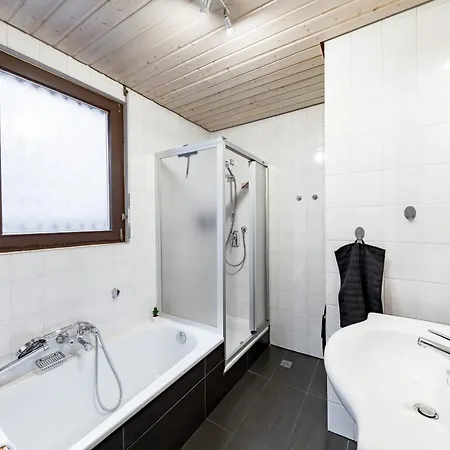 Ruby Rose - Family Apartment Mit Balkon Und Parkplatz Apartment *