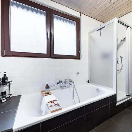 Ruby Rose - Family Apartment Mit Balkon Und Parkplatz Apartment *