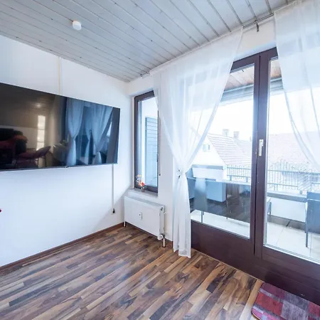 Modernes Mit Balkon, Parkplatz, Waschmaschine Für 4-5 Gäste * Filderstadt