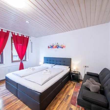 Modernes Mit Balkon, Parkplatz, Waschmaschine Fuer 4-5 Gaeste * Filderstadt