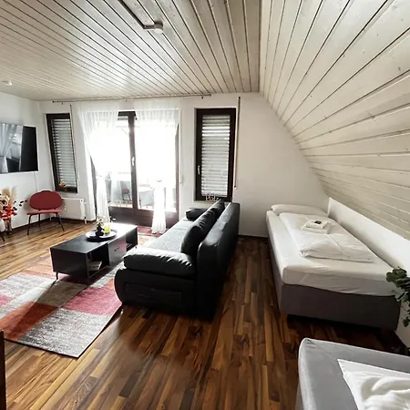 Modernes Mit Balkon, Parkplatz, Waschmaschine Für 4-5 Gäste Apartment *